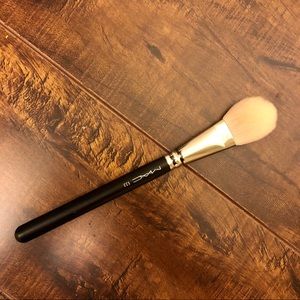 MAC Cosmetics 133 Brush
